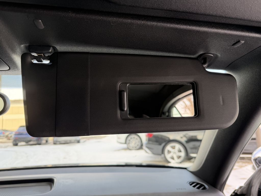 2013 Volkswagen Beetle Image 66