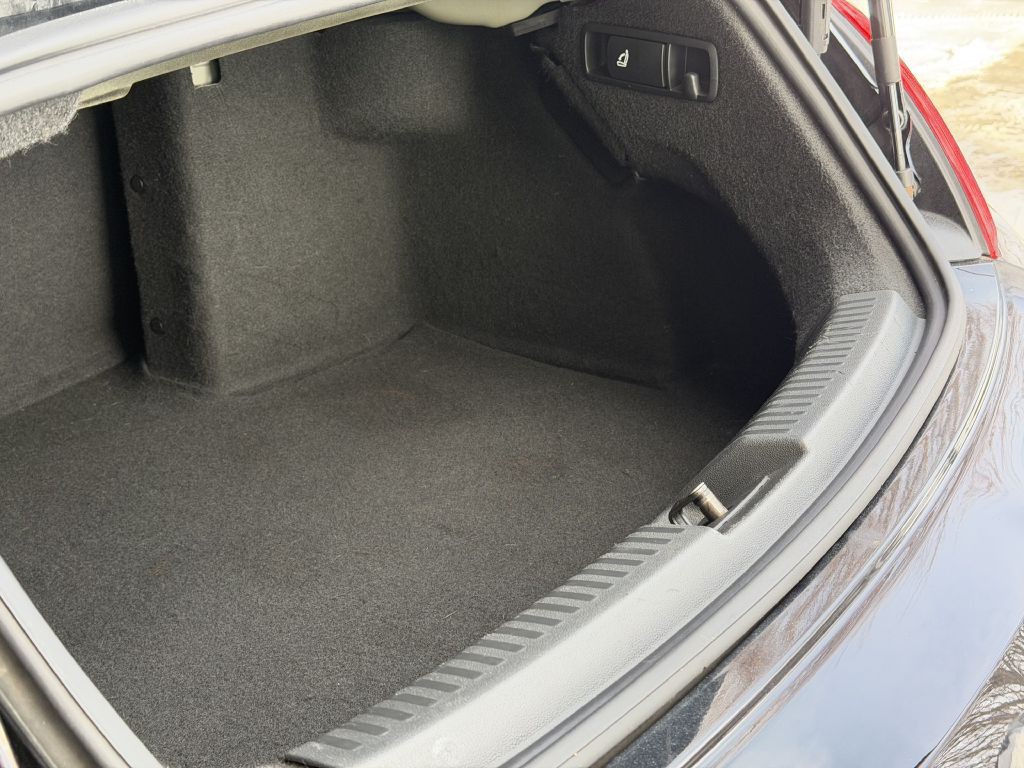 2013 Volkswagen Beetle Image 71