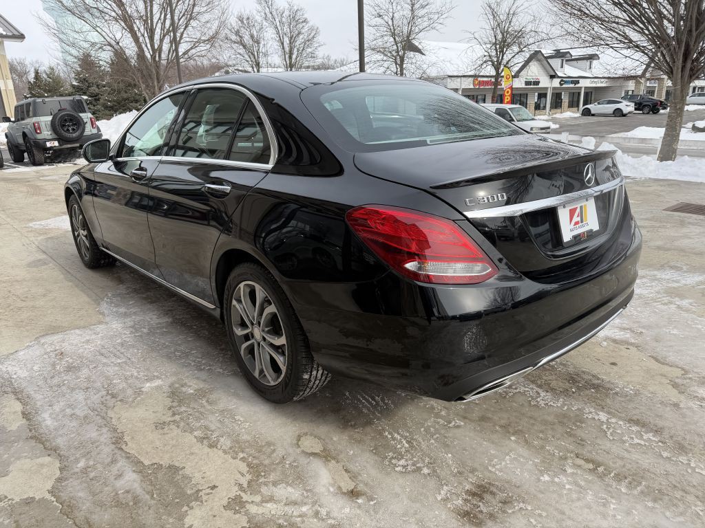2016 Mercedes-Benz C-Class Image 6