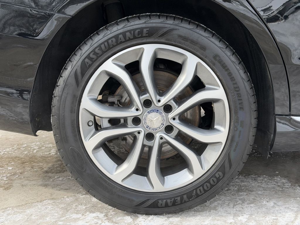 2016 Mercedes-Benz C-Class Image 11