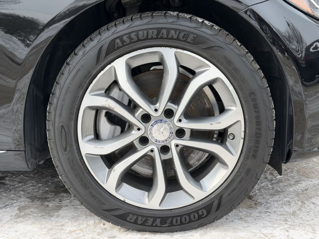 2016 Mercedes-Benz C-Class Image 12