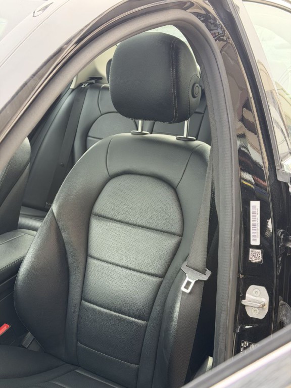 2016 Mercedes-Benz C-Class Image 21