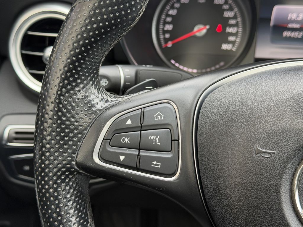 2016 Mercedes-Benz C-Class Image 28