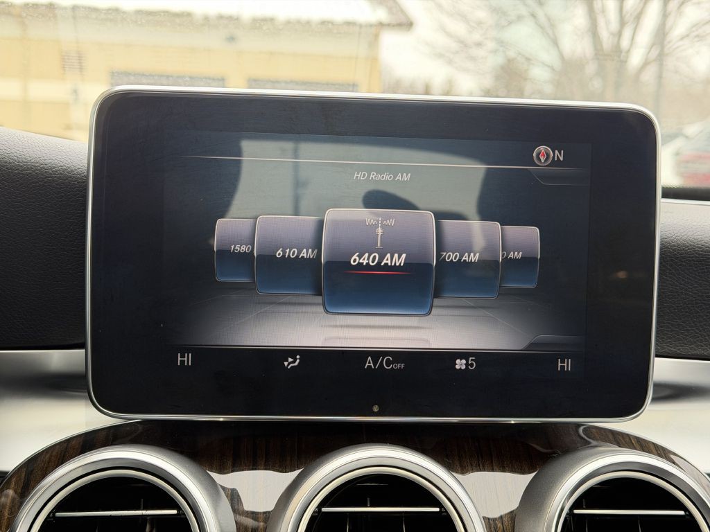 2016 Mercedes-Benz C-Class Image 31