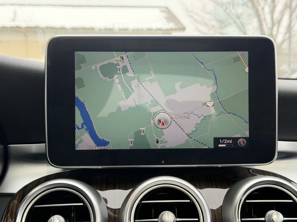 2016 Mercedes-Benz C-Class Image 32