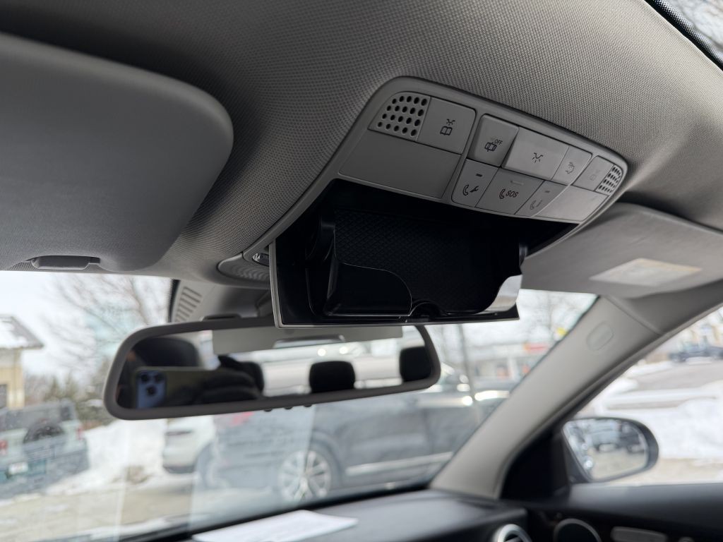 2016 Mercedes-Benz C-Class Image 40