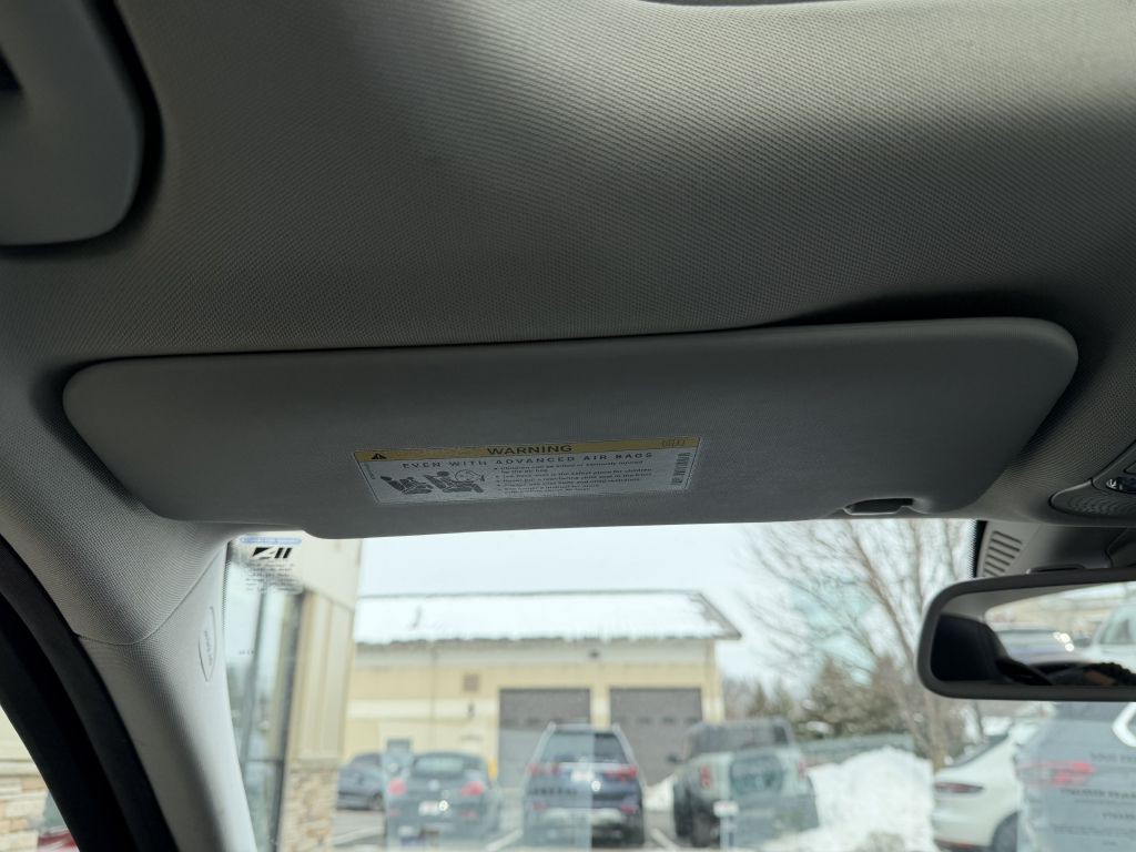 2016 Mercedes-Benz C-Class Image 41