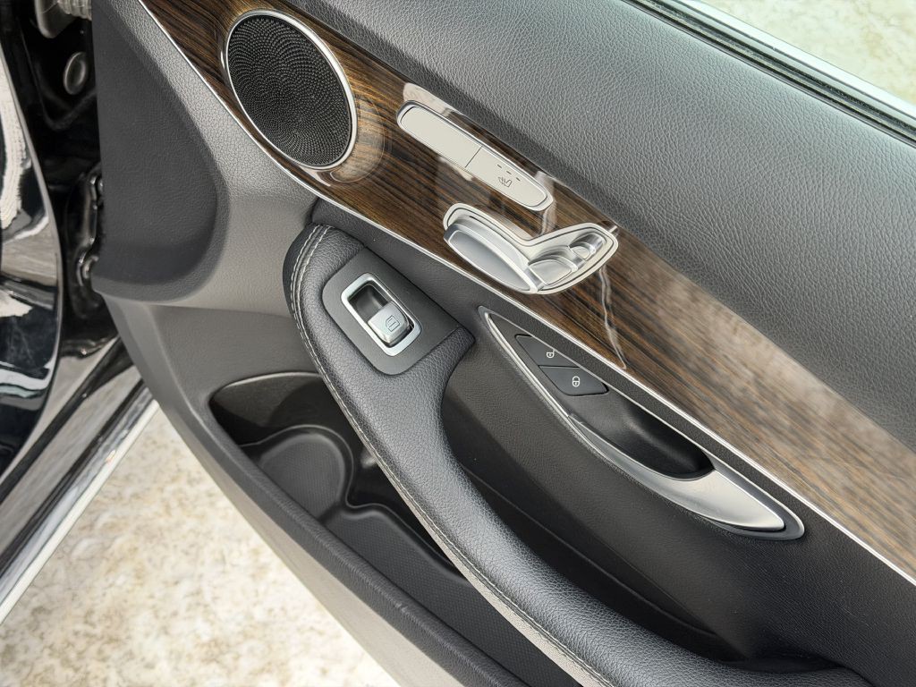 2016 Mercedes-Benz C-Class Image 45