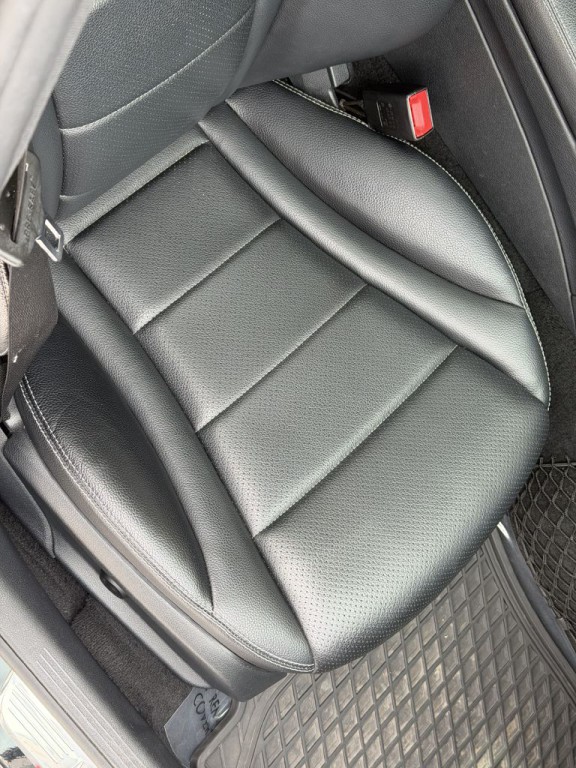 2016 Mercedes-Benz C-Class Image 51