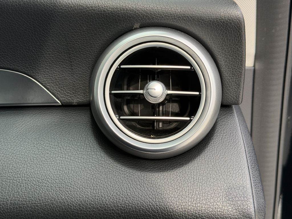 2016 Mercedes-Benz C-Class Image 53