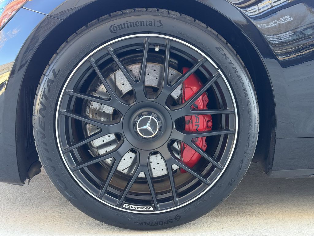 2020 Mercedes-Benz AMG GT Image 17