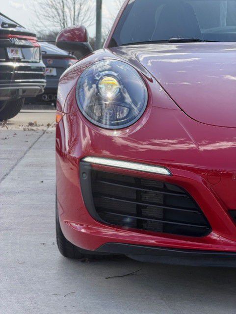 2018 Porsche 911 Image 12