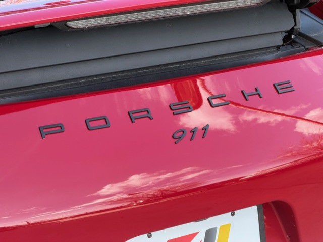 2018 Porsche 911 Image 16