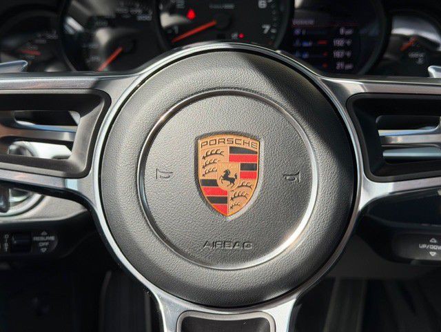 2018 Porsche 911 Image 29