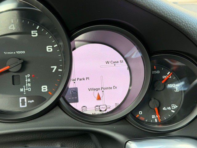 2018 Porsche 911 Image 34