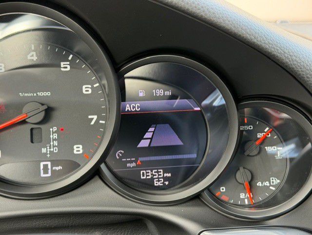 2018 Porsche 911 Image 35