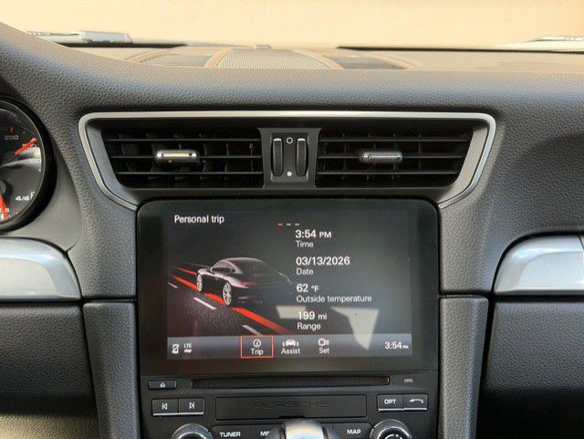 2018 Porsche 911 Image 37