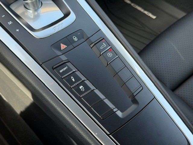 2018 Porsche 911 Image 39