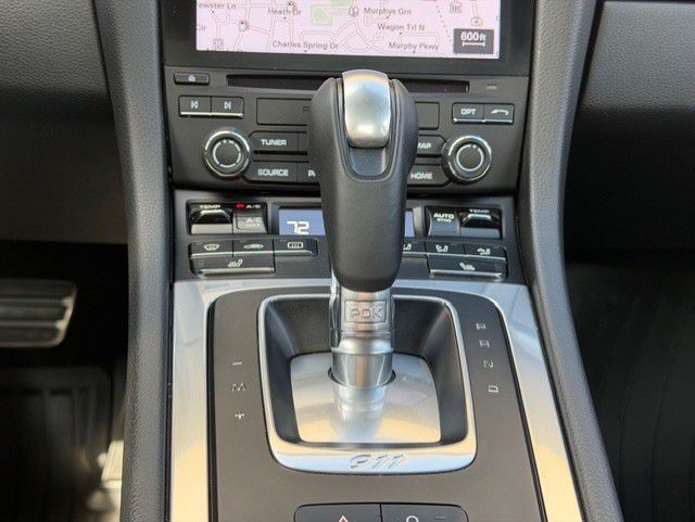 2018 Porsche 911 Image 40