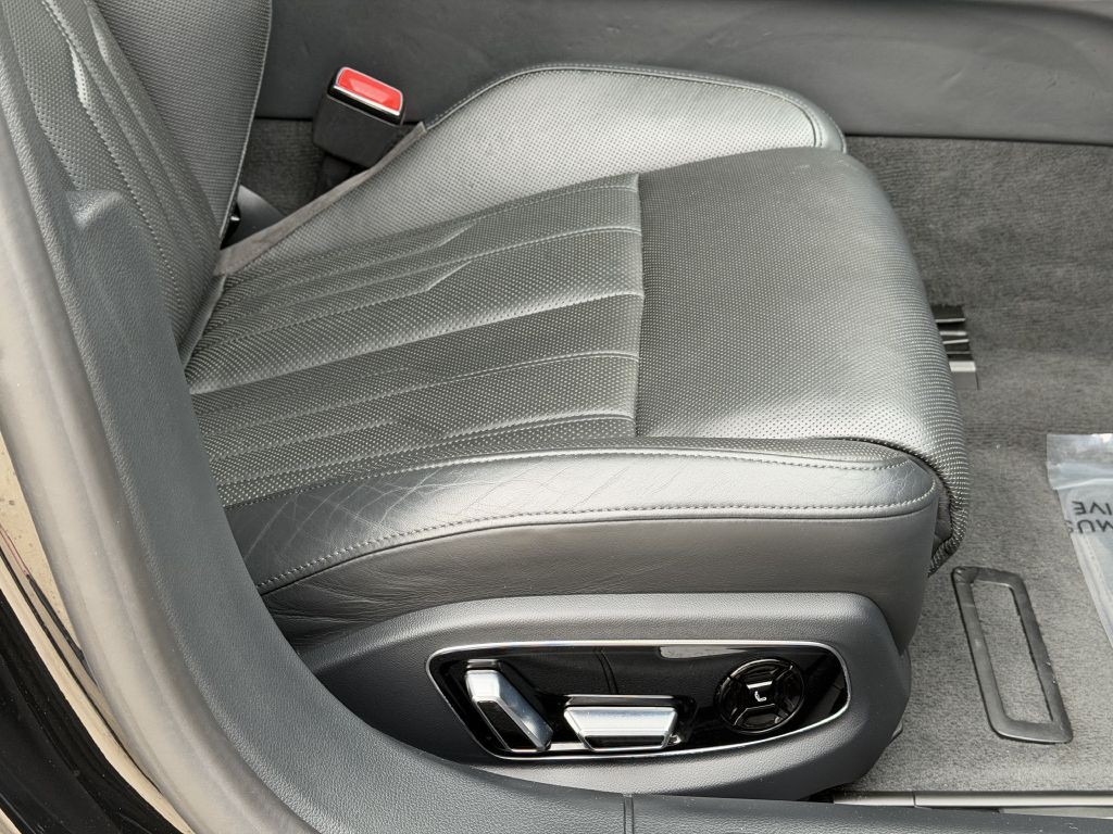 2019 Audi A8 Image 64