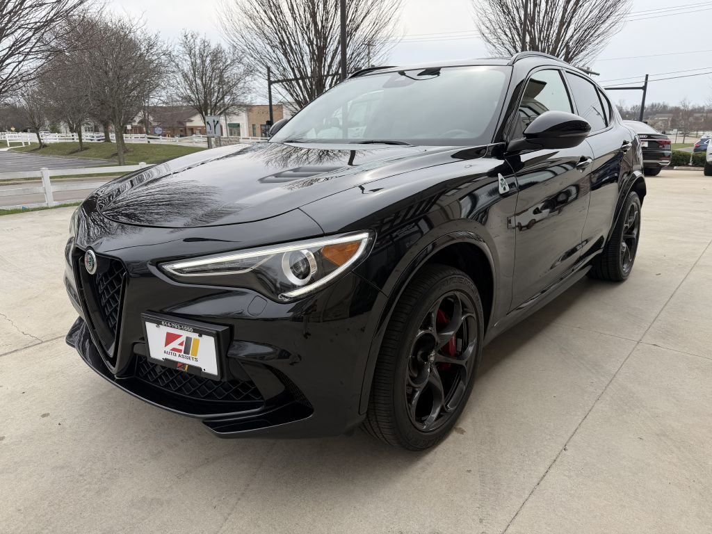 2022 Alfa Romeo Stelvio Image 5