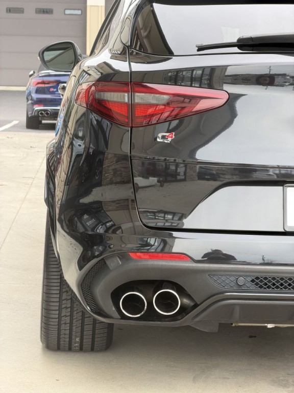 2022 Alfa Romeo Stelvio Image 13