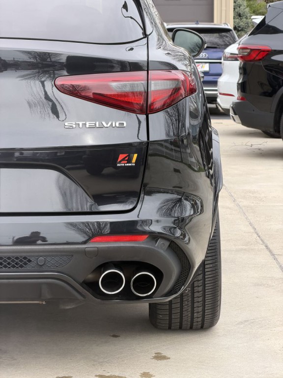 2022 Alfa Romeo Stelvio Image 14