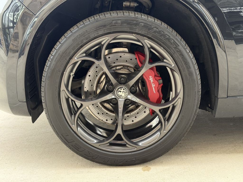 2022 Alfa Romeo Stelvio Image 15