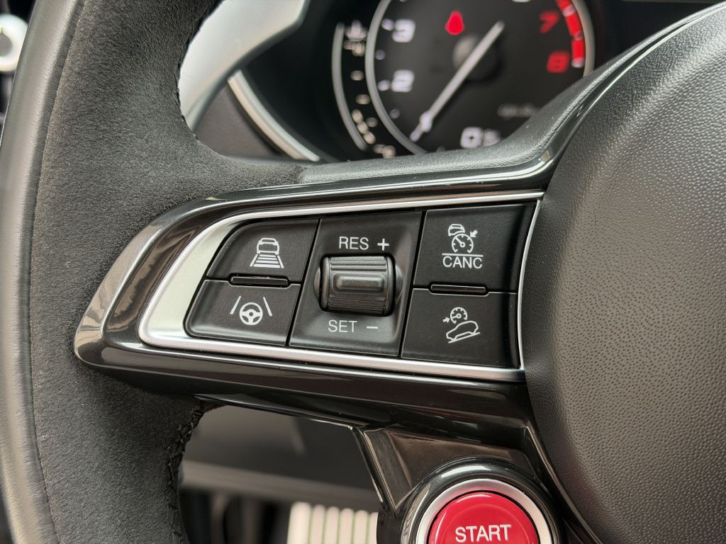 2022 Alfa Romeo Stelvio Image 34