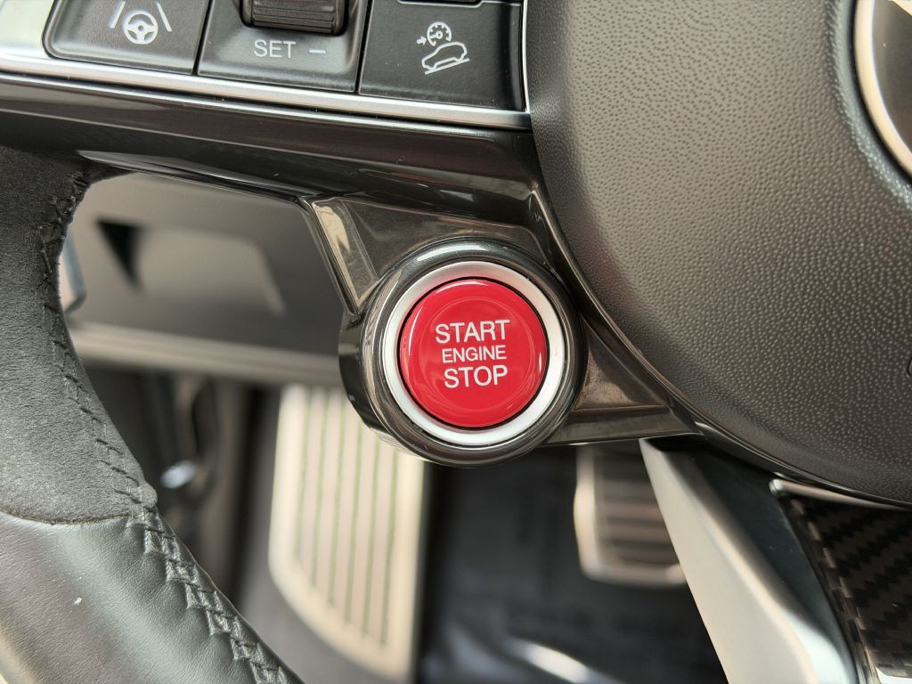 2022 Alfa Romeo Stelvio Image 35