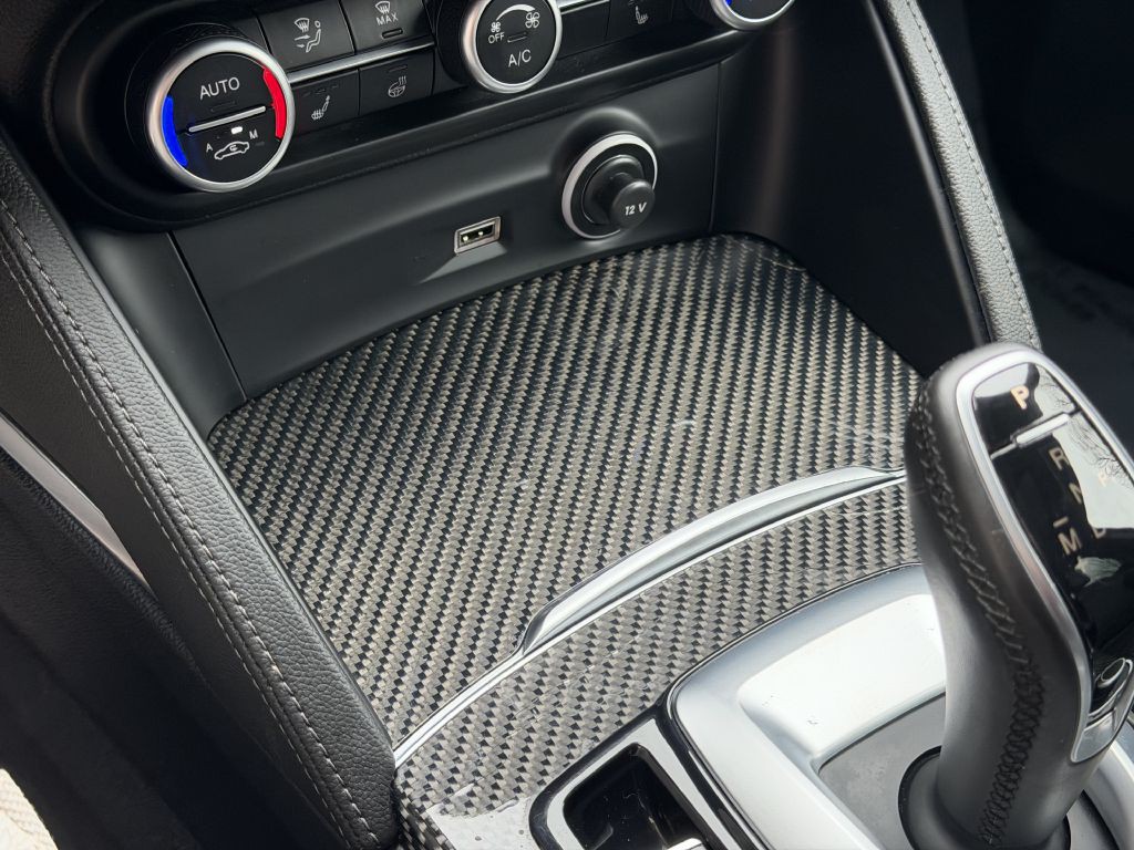 2022 Alfa Romeo Stelvio Image 44