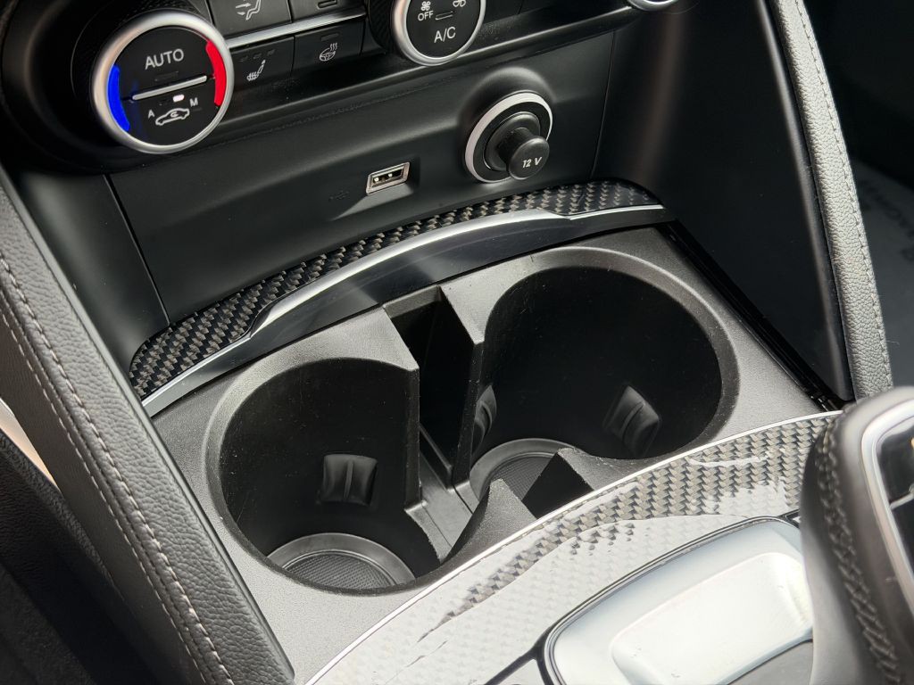 2022 Alfa Romeo Stelvio Image 45