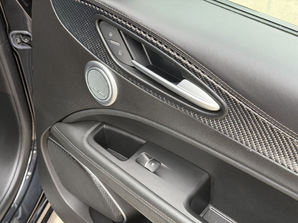 2022 Alfa Romeo Stelvio Image 55