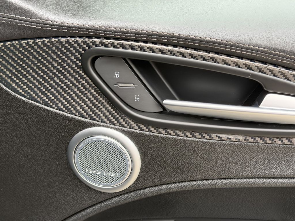 2022 Alfa Romeo Stelvio Image 56