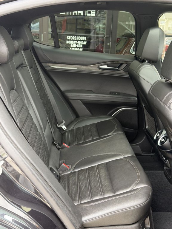 2022 Alfa Romeo Stelvio Image 69