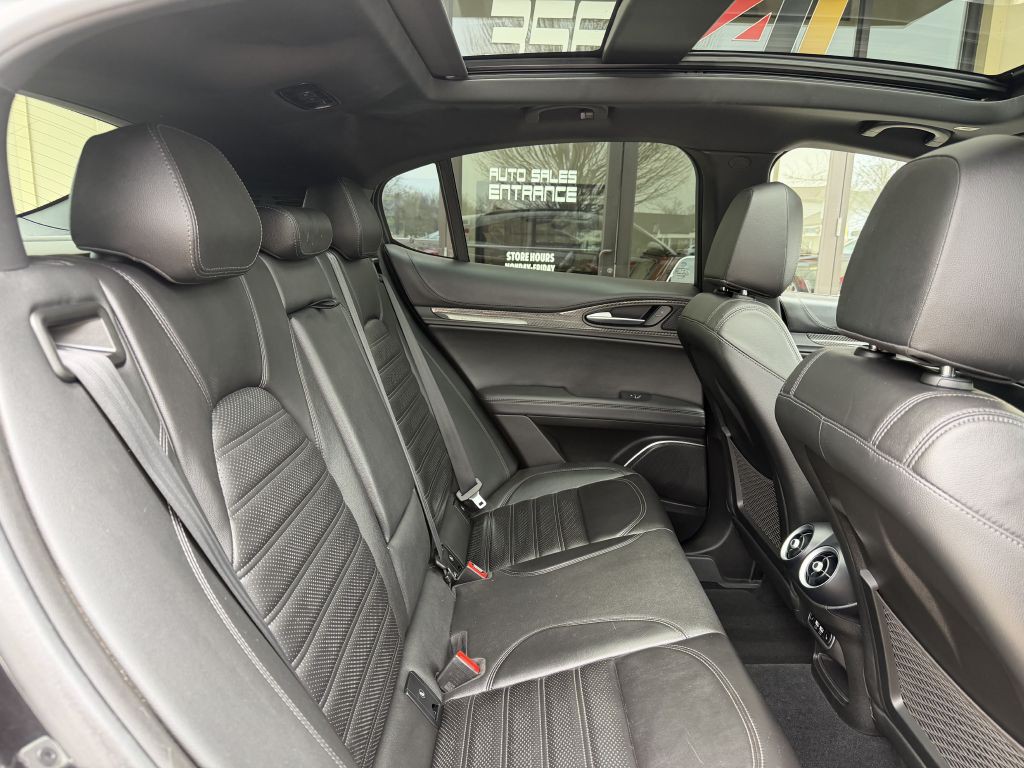 2022 Alfa Romeo Stelvio Image 76