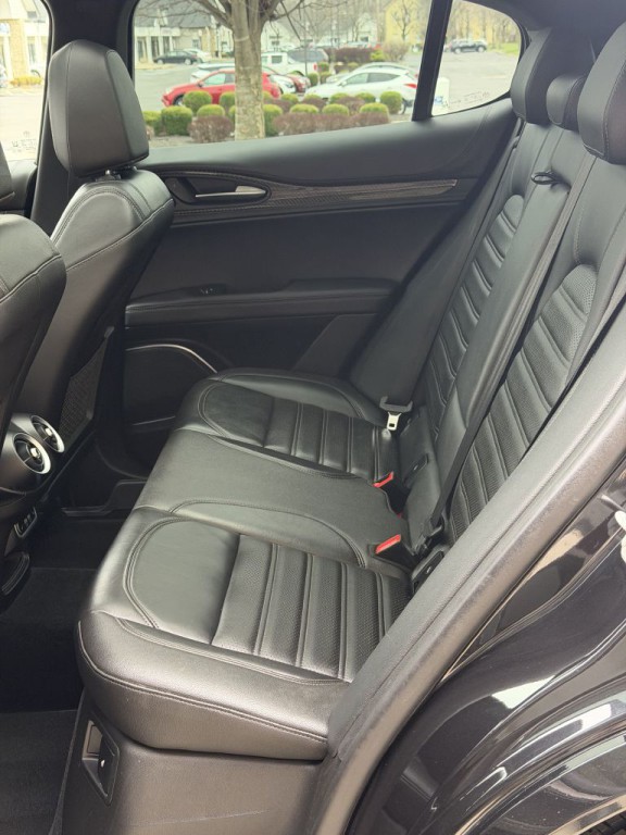 2022 Alfa Romeo Stelvio Image 78