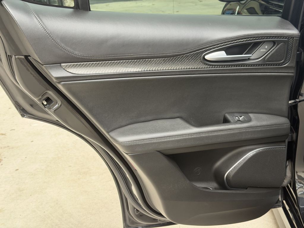 2022 Alfa Romeo Stelvio Image 80