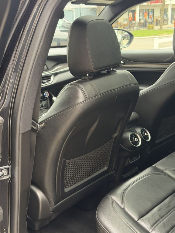 2022 Alfa Romeo Stelvio Image 83