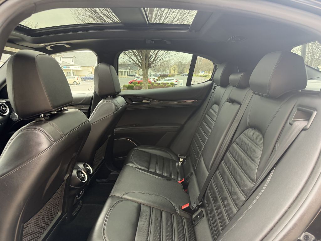 2022 Alfa Romeo Stelvio Image 85