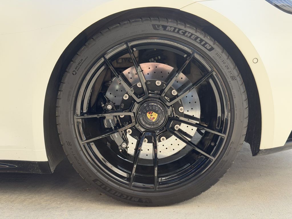 2024 Porsche 911 Image 23