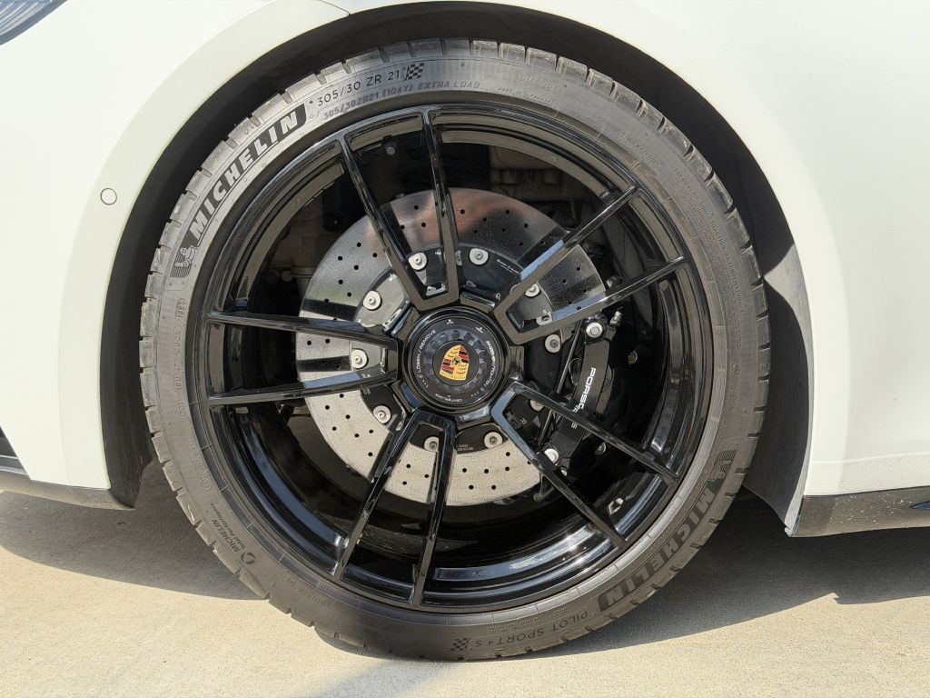 2024 Porsche 911 Image 24