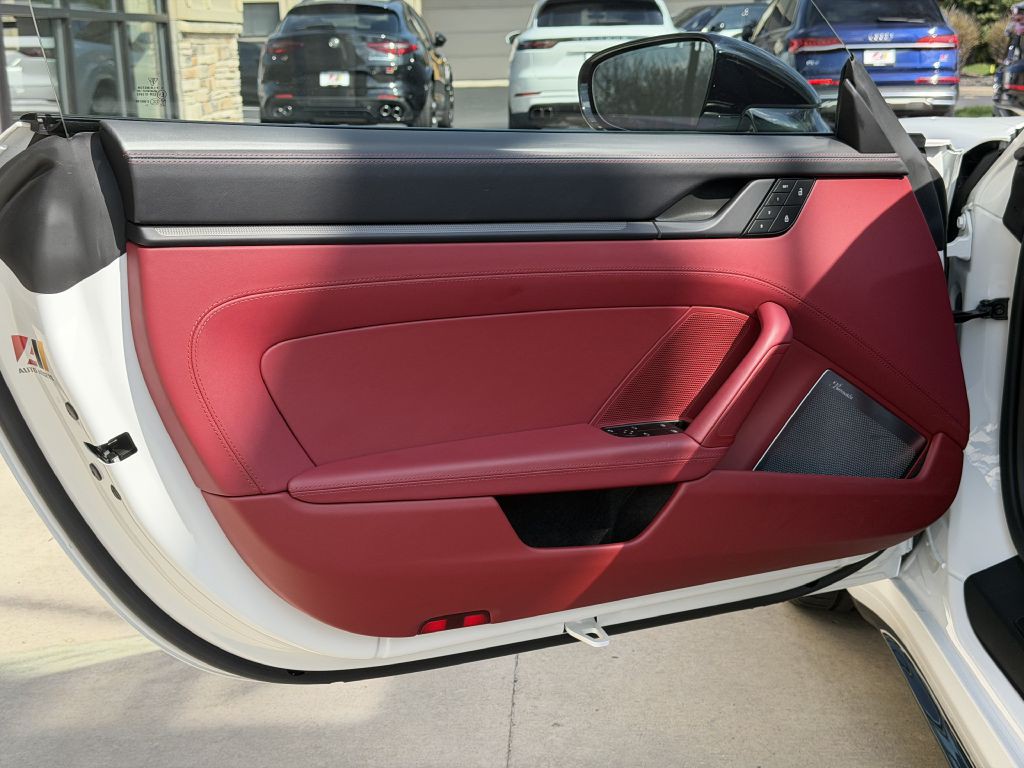 2024 Porsche 911 Image 30