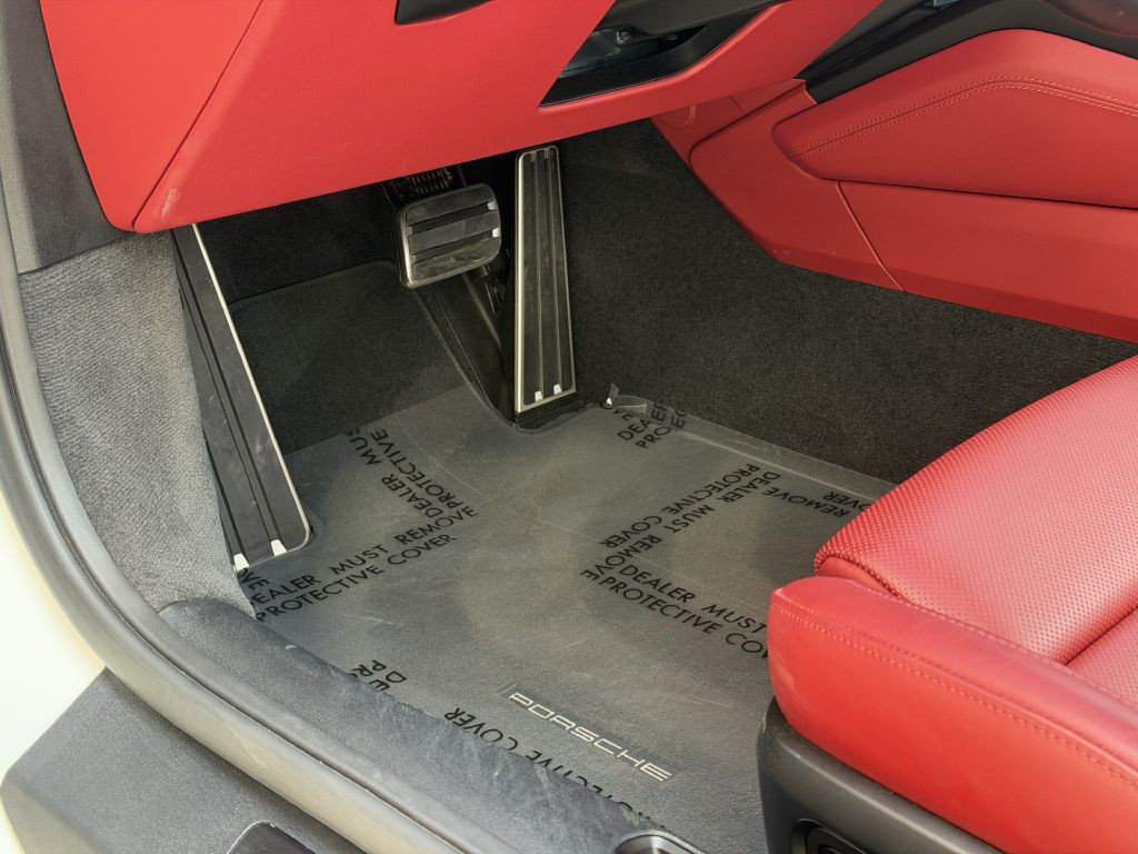 2024 Porsche 911 Image 36