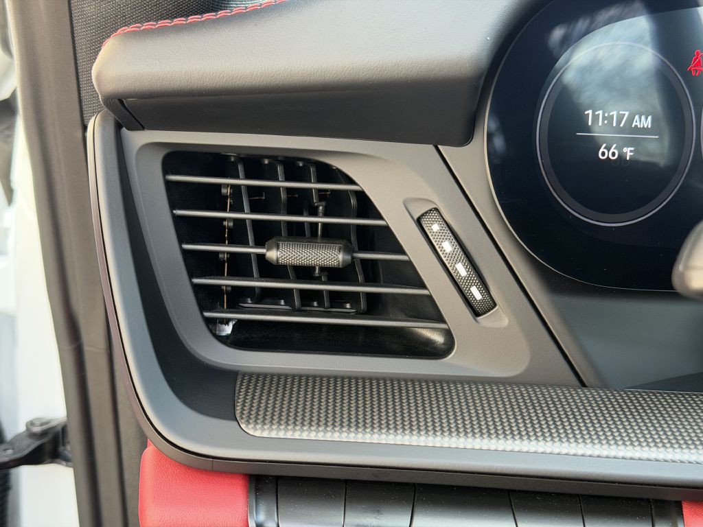 2024 Porsche 911 Image 40