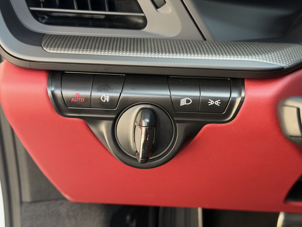 2024 Porsche 911 Image 41