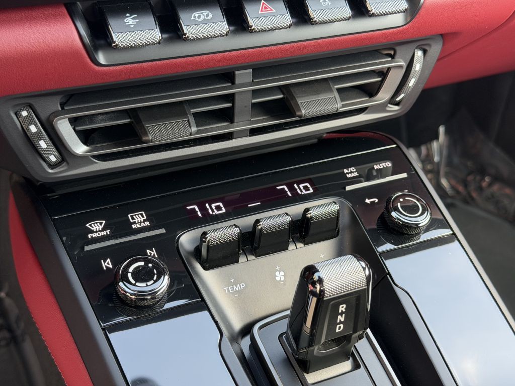 2024 Porsche 911 Image 57