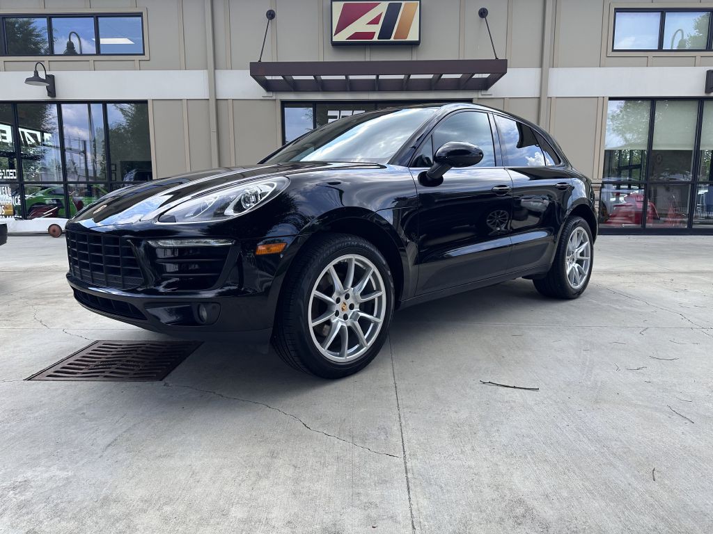 2017 Porsche Macan Image 1