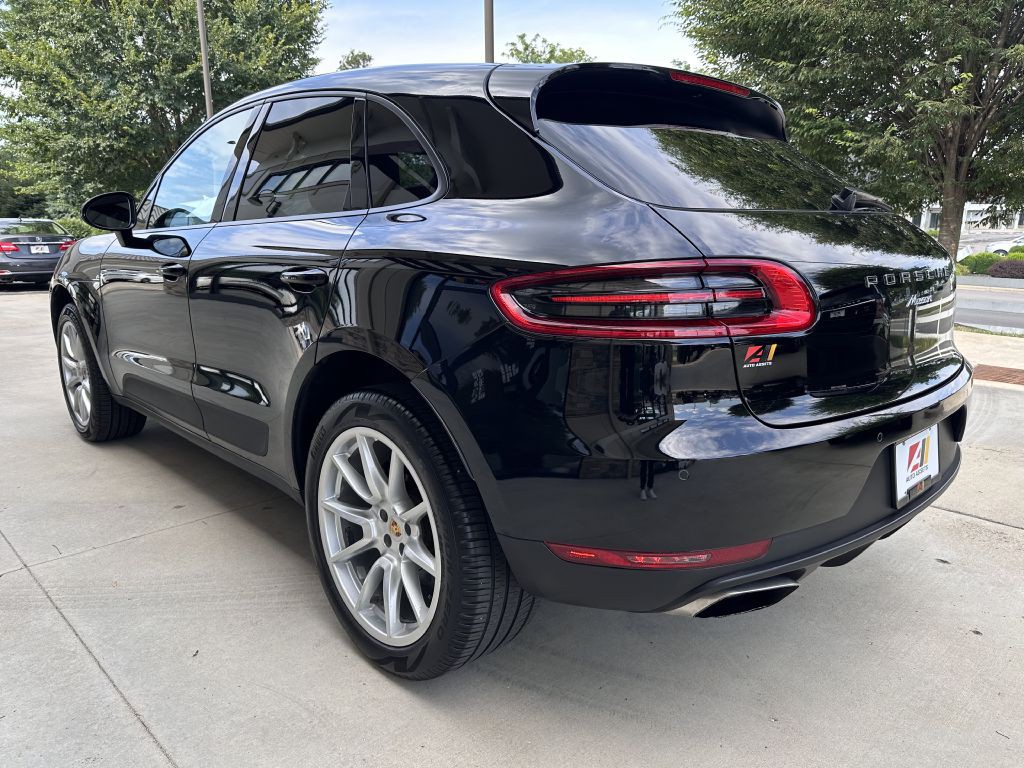 2017 Porsche Macan Image 7
