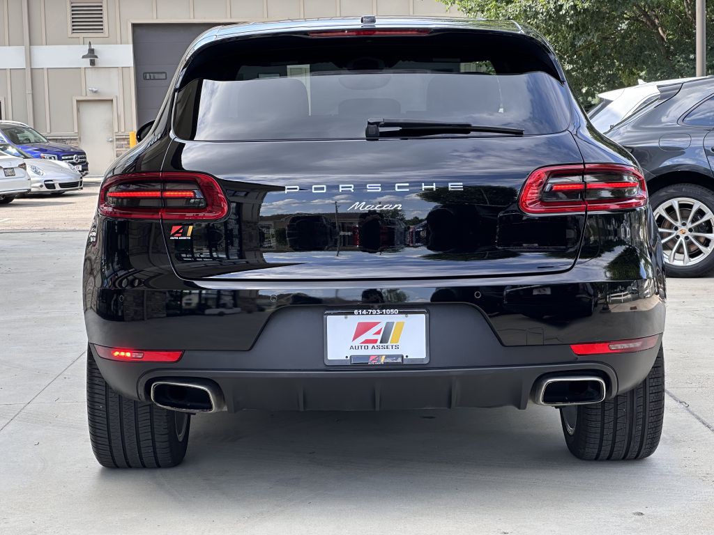 2017 Porsche Macan Image 8